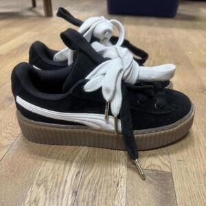 NEW PUMA FENTY Rihanna Creeper Black Suede Platform Sneakers Gum Sole Women’s 8